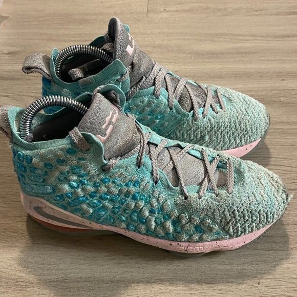 Nike Boys Lebron 17 South Beach BQ5594-444 Light Aqua Basketball Shoes Size 5Y - Picture 2 of 11